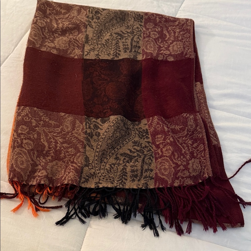 Elegant Paisley Scarf with Fringe